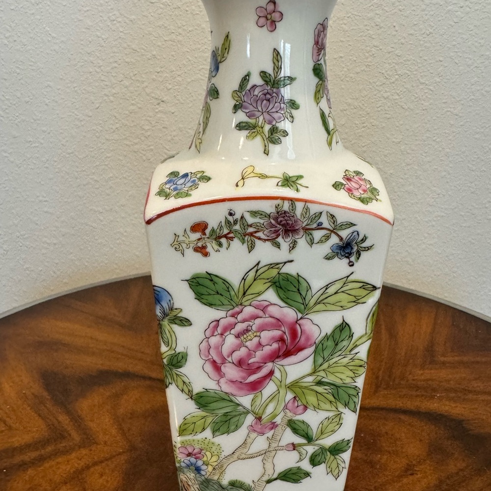 Vintage Made in Macu 10 Inch Floral Porcelain Vase - Picture 3 of 12